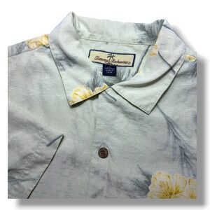 Tommy Bahama Medium Hawaiian Camp Vacation Beach Silk Floral Resort Shirt READ